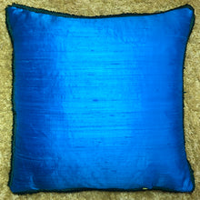 Load image into Gallery viewer, 50x50 ‘Pinking Flower’ cushions with Silk backing