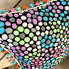 Load image into Gallery viewer, 50x50 Dotted Flower Cushions
