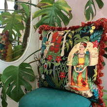 Load image into Gallery viewer, 50x50 Frida cushion
